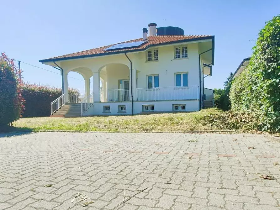 Immagine 2 di Casa bifamiliare in vendita  a Montignoso