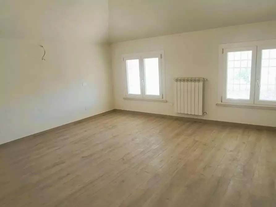 Immagine 27 di Casa bifamiliare in vendita  a Montignoso