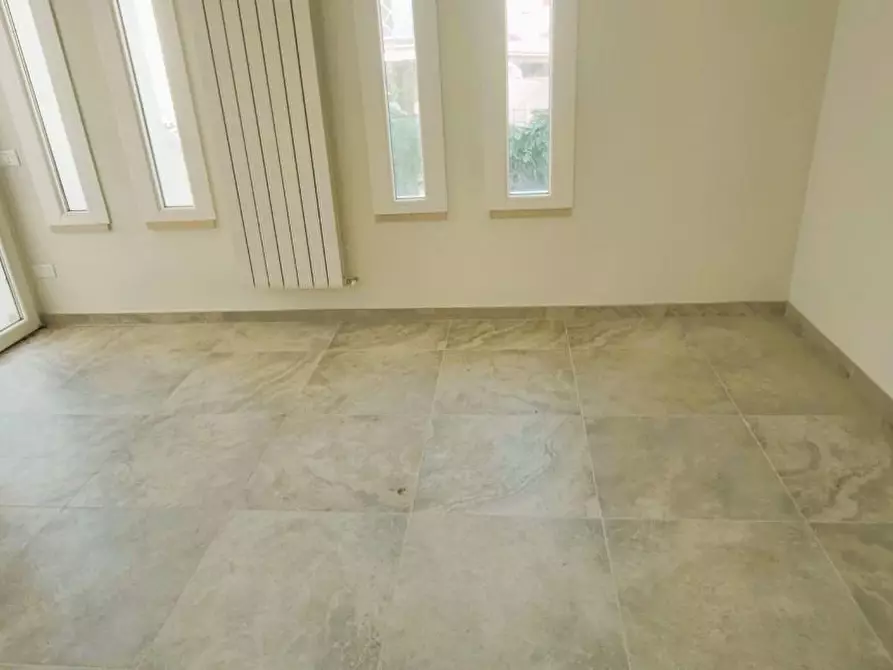 Immagine 11 di Casa bifamiliare in vendita  a Montignoso