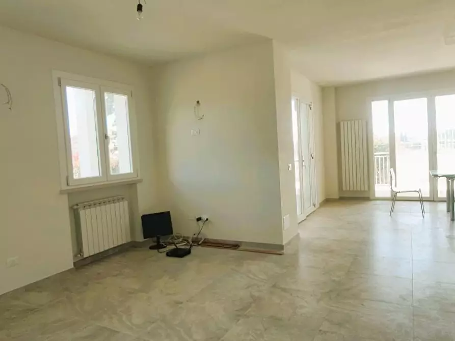 Immagine 15 di Casa bifamiliare in vendita  a Montignoso