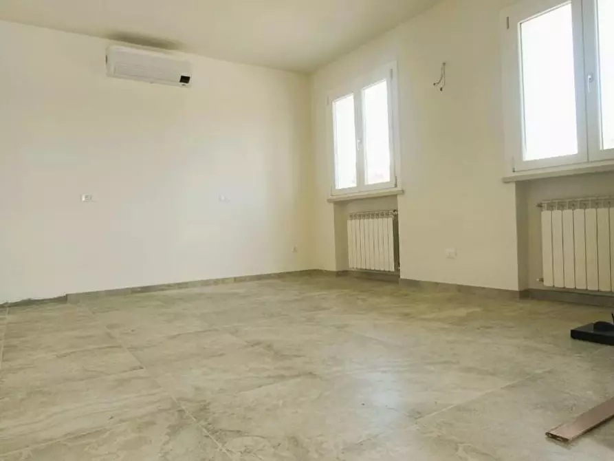 Immagine 13 di Casa bifamiliare in vendita  a Montignoso