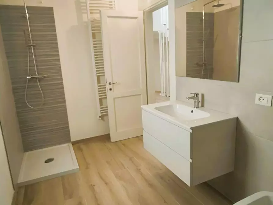 Immagine 26 di Casa bifamiliare in vendita  a Montignoso