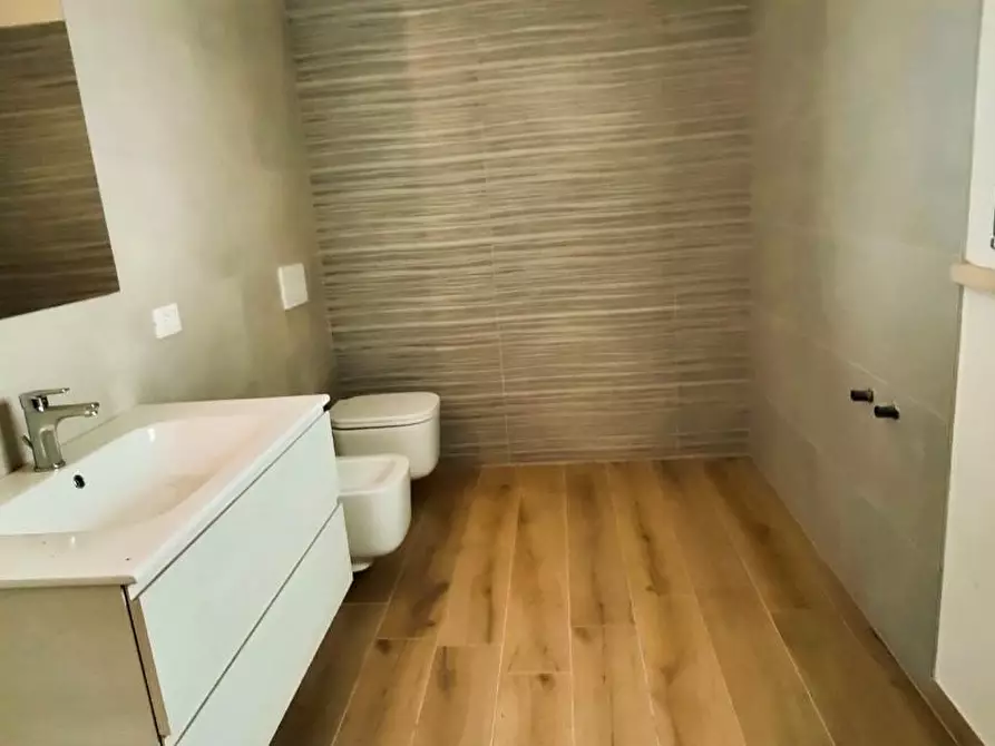 Immagine 25 di Casa bifamiliare in vendita  a Montignoso