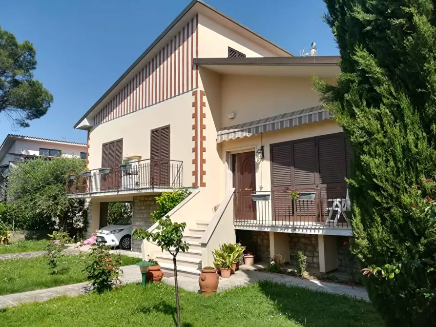 Immagine 1 di Casa indipendente in vendita  a Pisa
