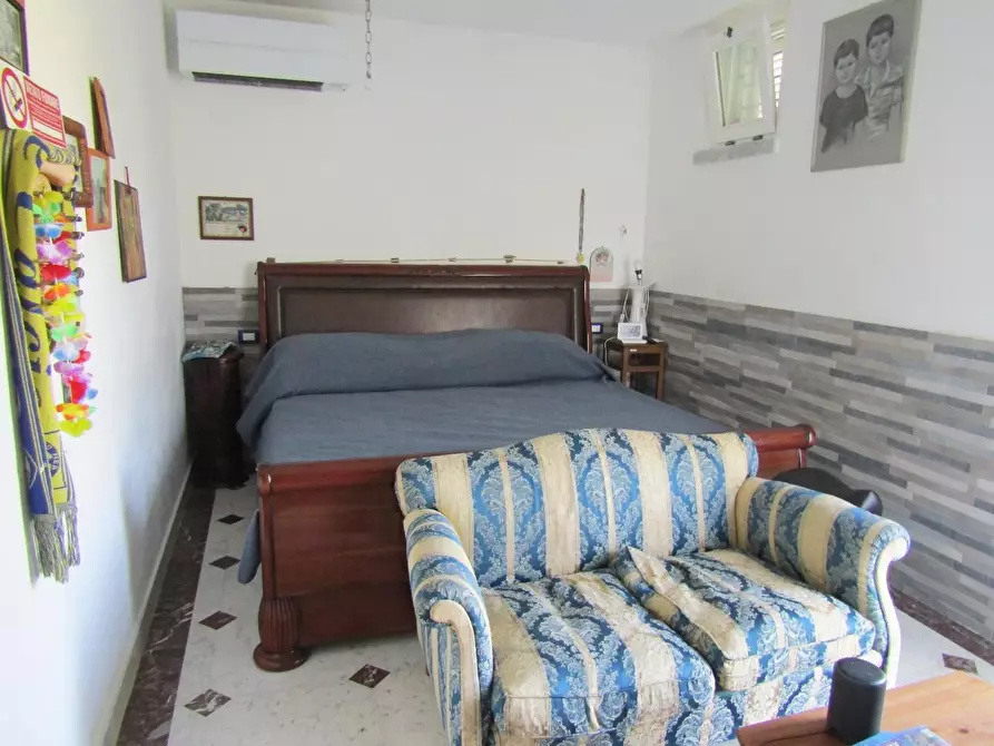 Immagine 6 di Villa in vendita  a Carrara