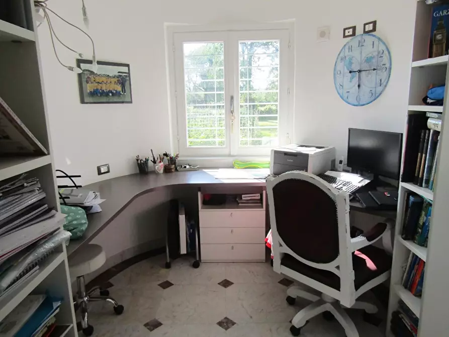 Immagine 9 di Villa in vendita  a Carrara