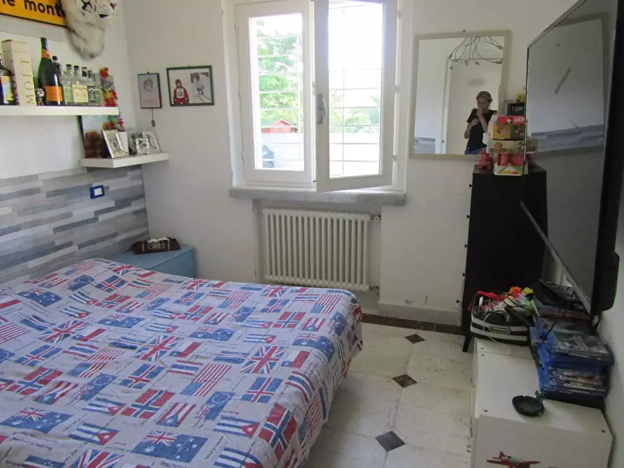 Immagine 8 di Villa in vendita  a Carrara