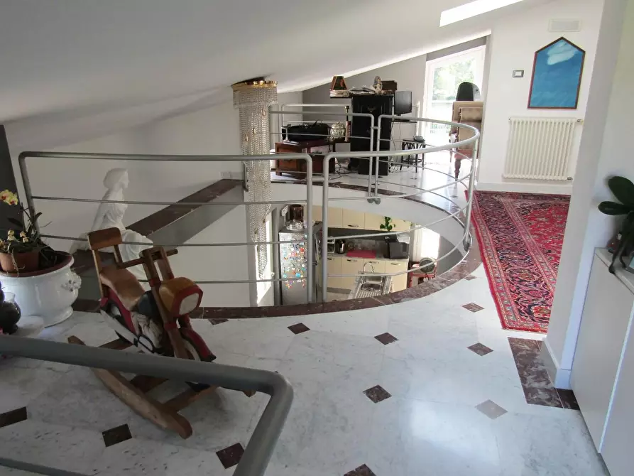 Immagine 16 di Villa in vendita  a Carrara