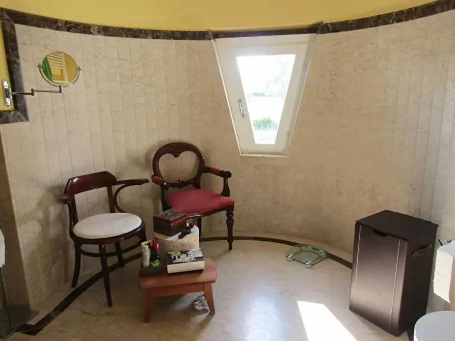 Immagine 22 di Villa in vendita  a Carrara