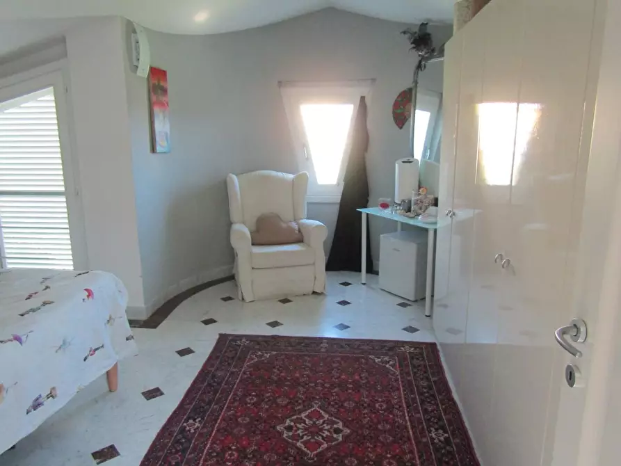 Immagine 19 di Villa in vendita  a Carrara