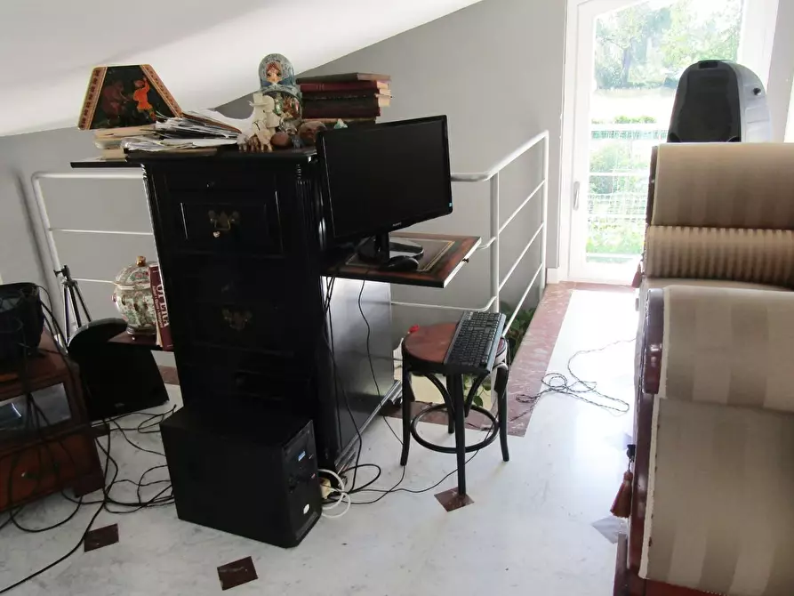 Immagine 17 di Villa in vendita  a Carrara