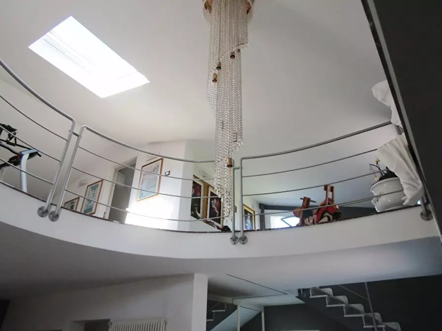 Immagine 15 di Villa in vendita  a Carrara