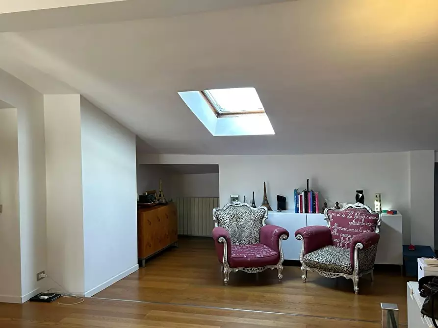 Immagine 4 di Appartamento in vendita  a Massa