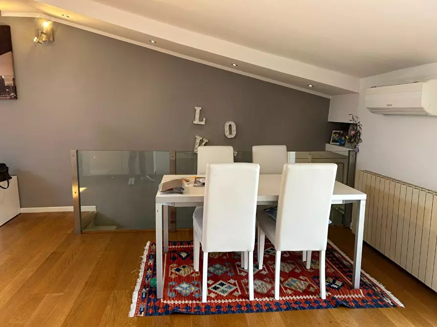 Immagine 2 di Appartamento in vendita  a Massa