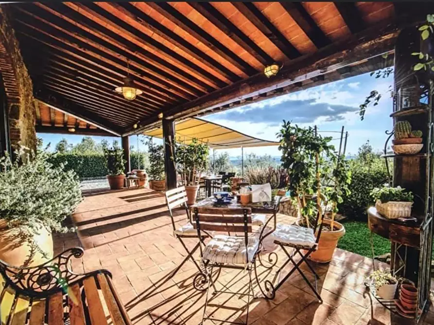 Immagine 29 di Casa colonica in vendita  a Vinci