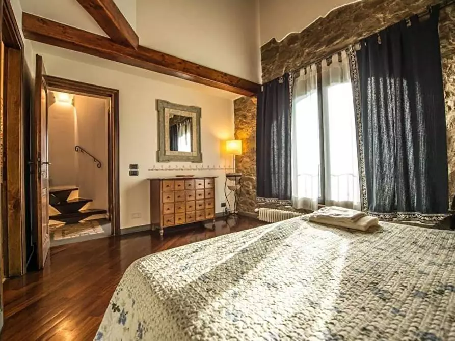 Immagine 9 di Casa colonica in vendita  a Vinci