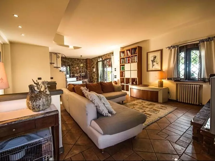 Immagine 7 di Casa colonica in vendita  a Vinci