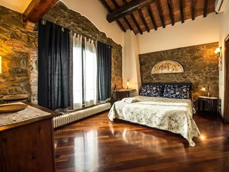 Immagine 8 di Casa colonica in vendita  a Vinci