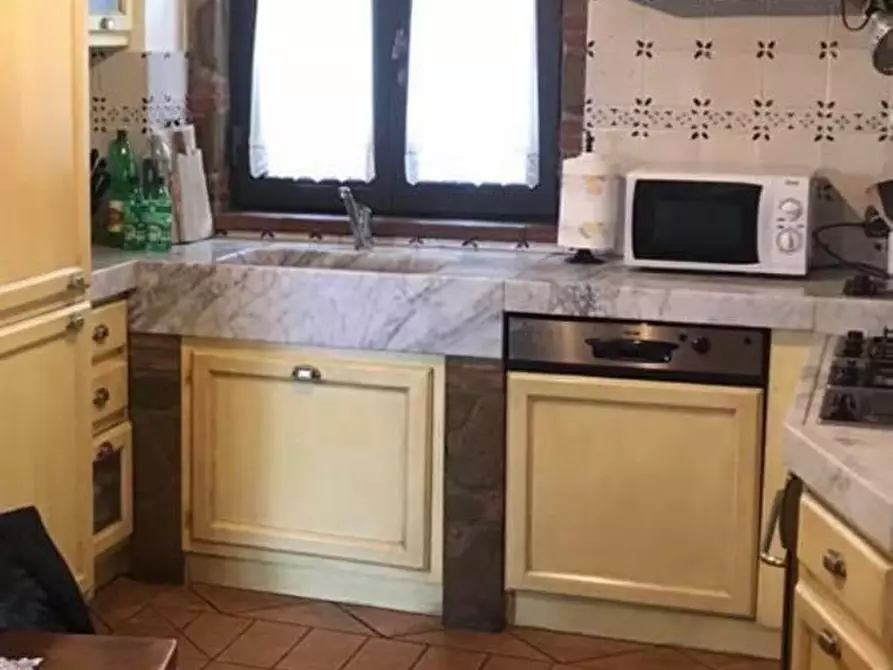 Immagine 25 di Casa colonica in vendita  a Vinci