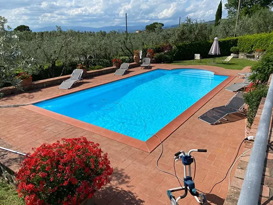 Immagine 31 di Casa colonica in vendita  a Vinci