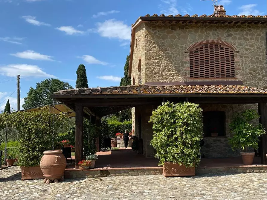 Immagine 26 di Casa colonica in vendita  a Vinci