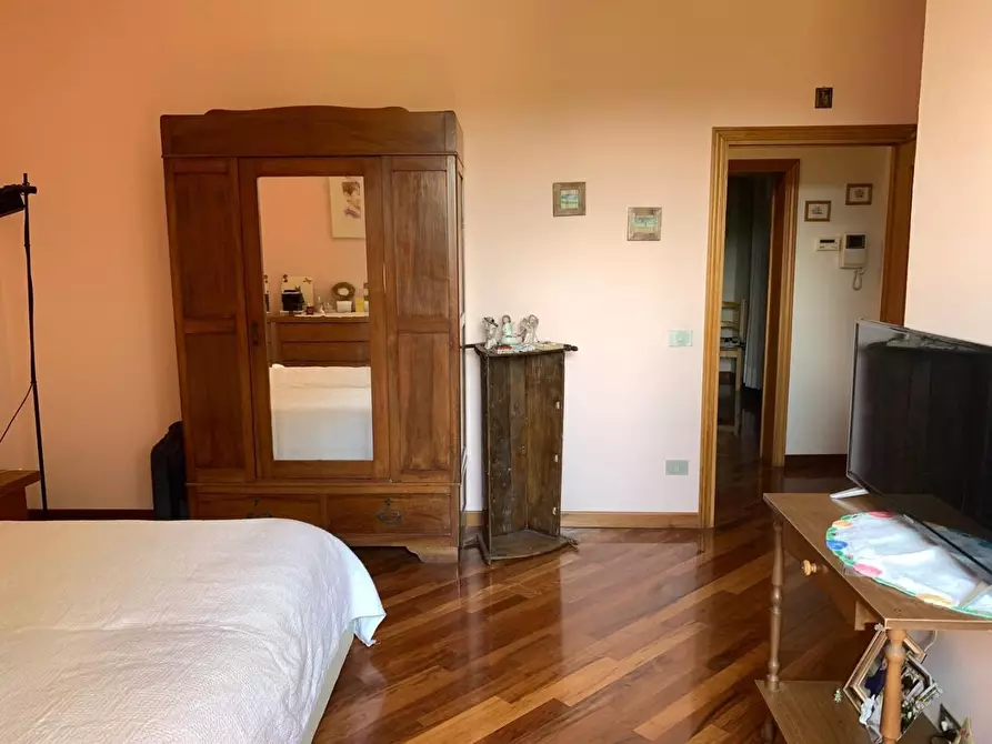 Immagine 22 di Villetta a schiera in vendita  a Lastra A Signa