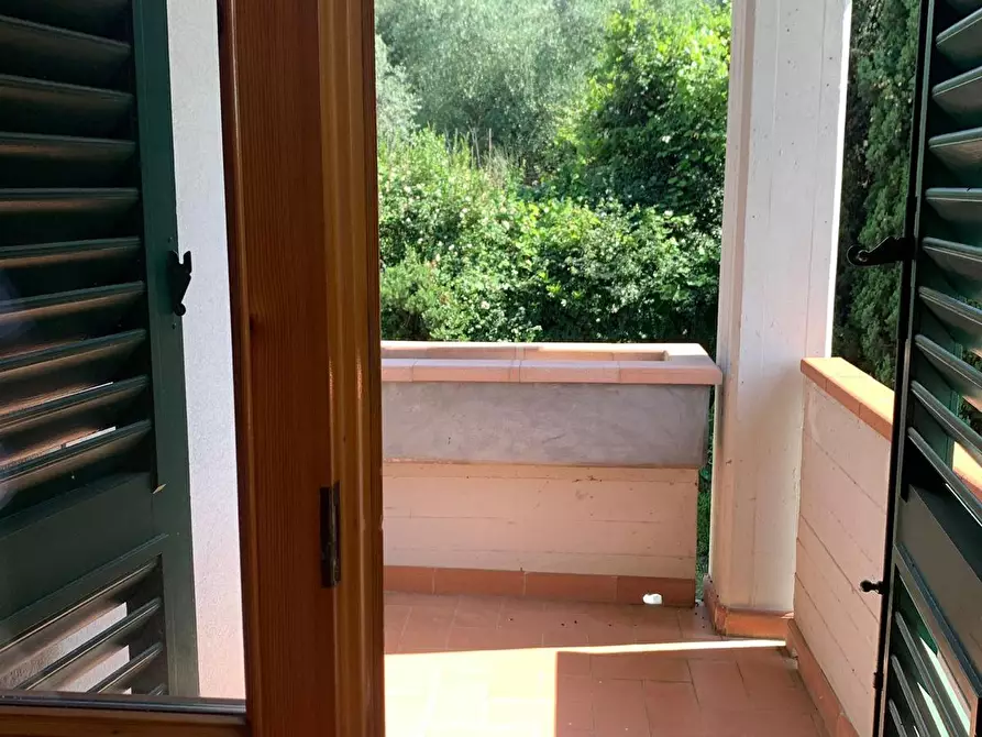 Immagine 25 di Villetta a schiera in vendita  a Lastra A Signa