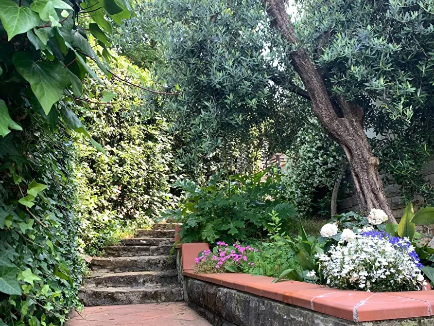 Immagine 4 di Villetta a schiera in vendita  a Lastra A Signa