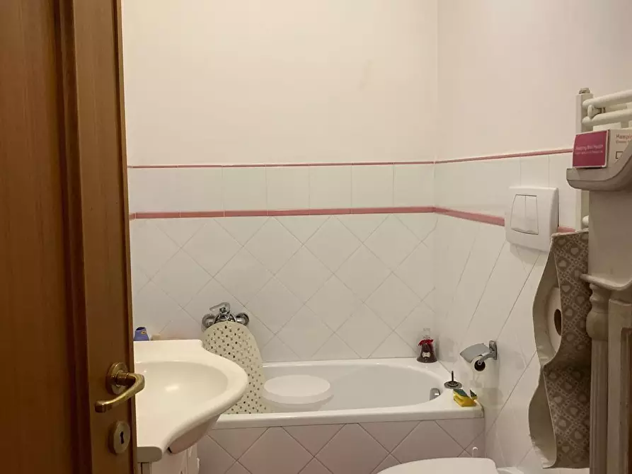 Immagine 19 di Villetta a schiera in vendita  a Lastra A Signa