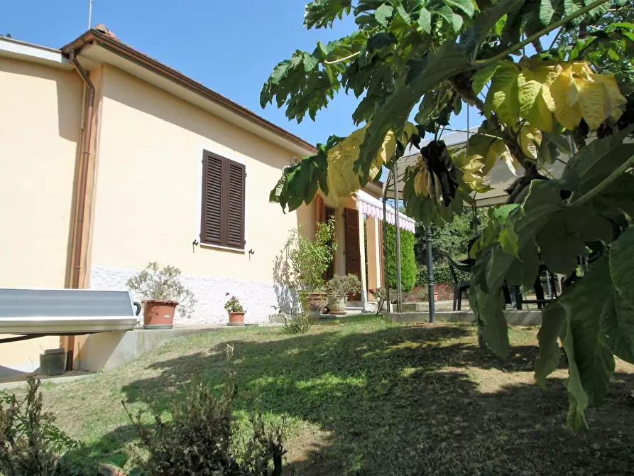 Immagine 10 di Villa in vendita  a Montopoli In Val D'arno