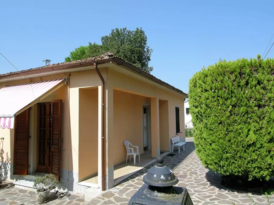 Immagine 2 di Villa in vendita  a Montopoli In Val D'arno