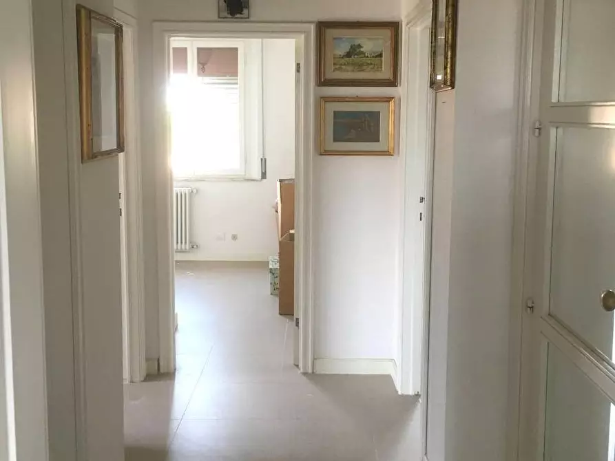 Immagine 5 di Villa in vendita  a Cascina