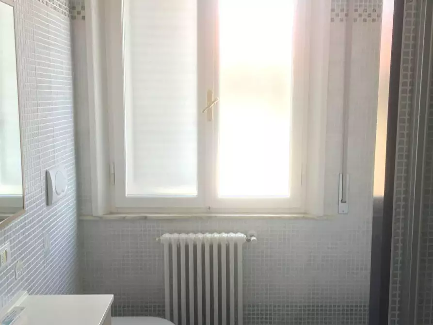 Immagine 12 di Villa in vendita  a Cascina