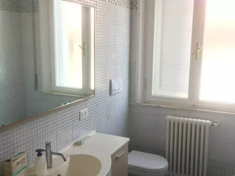 Immagine 13 di Villa in vendita  a Cascina