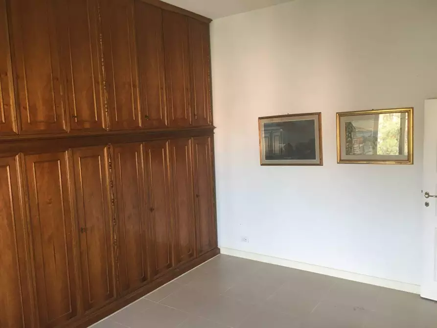 Immagine 9 di Villa in vendita  a Cascina