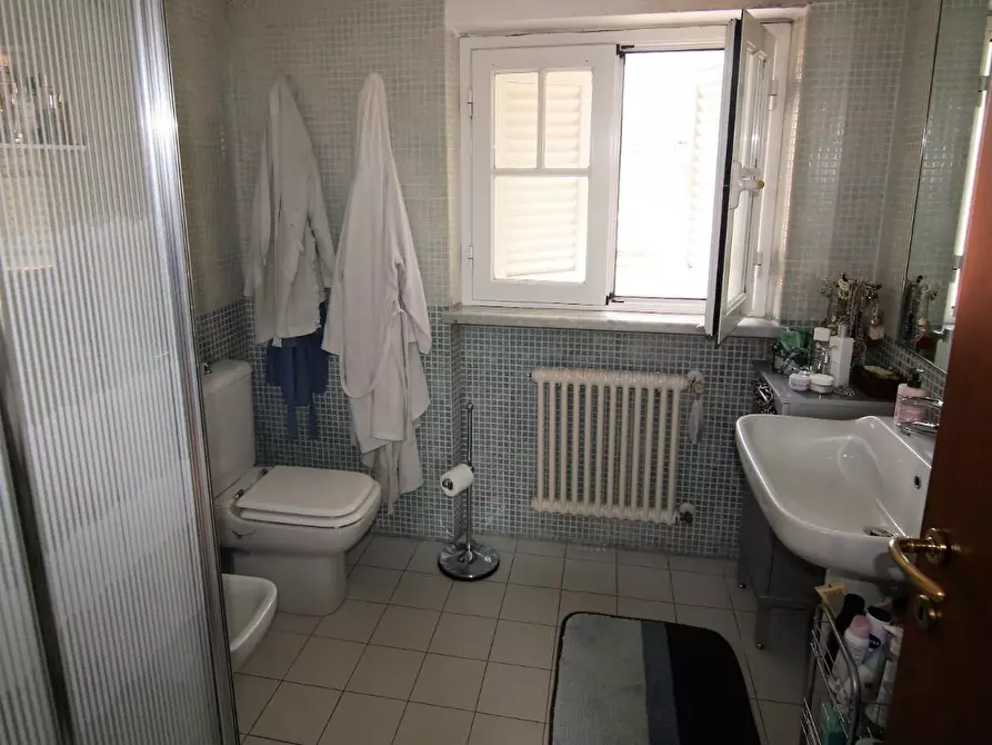 Immagine 23 di Appartamento in vendita  a Carrara