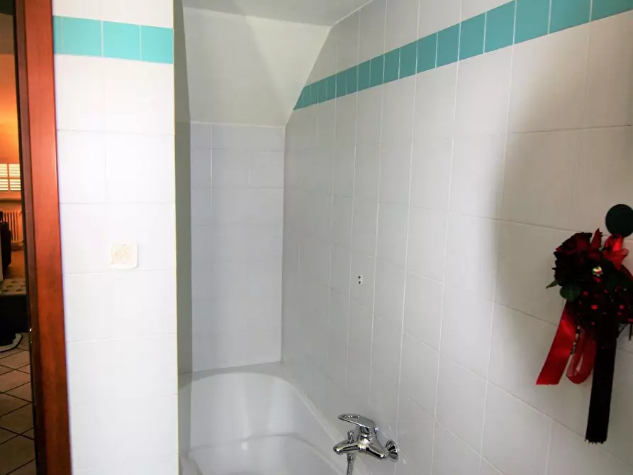 Immagine 10 di Appartamento in vendita  a Carrara