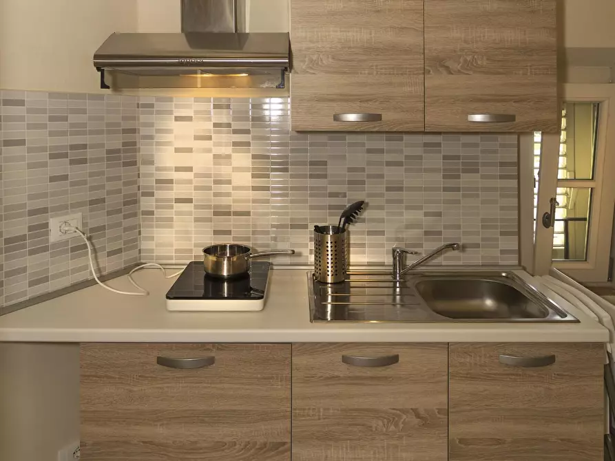 Immagine 25 di Attività commerciale in vendita  a Lucca