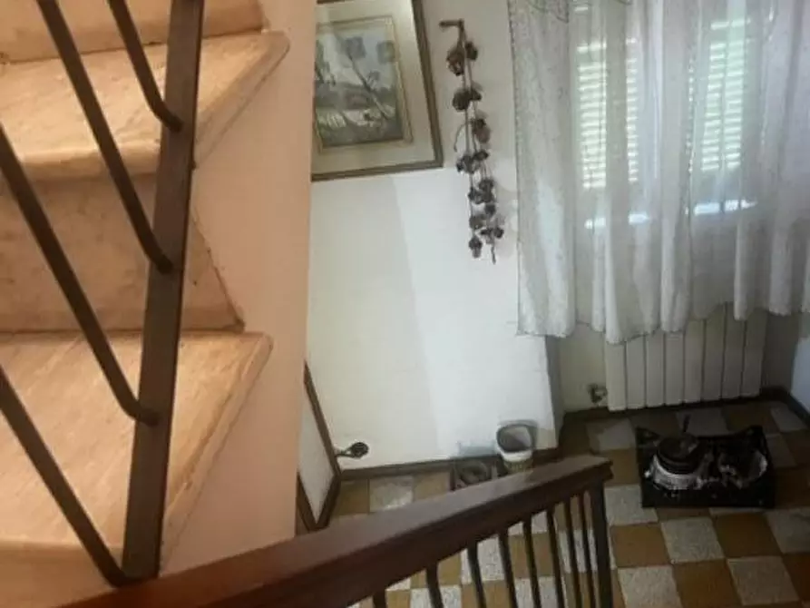 Immagine 7 di Porzione di casa in vendita  a Carrara