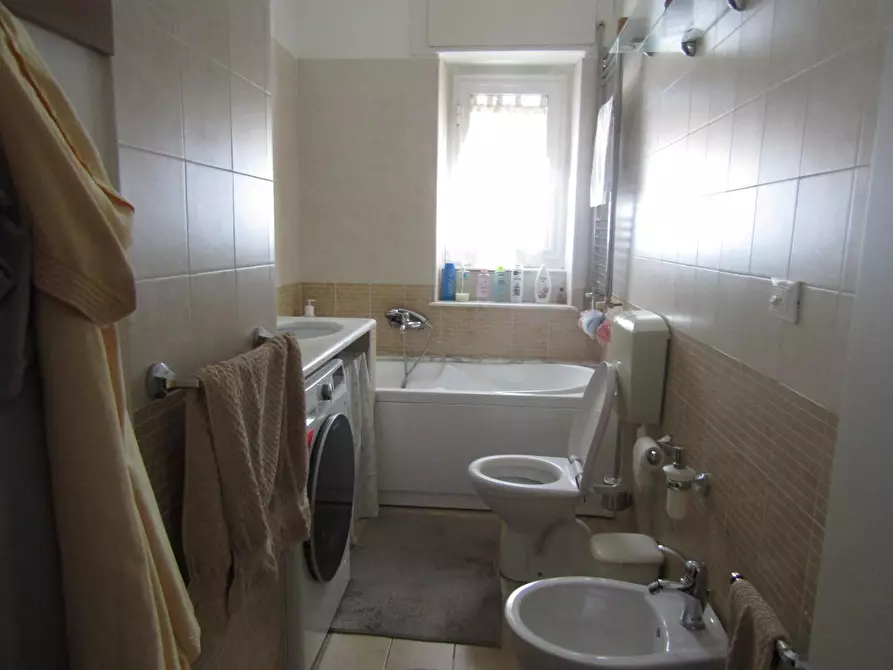 Immagine 8 di Appartamento in vendita  a Carrara