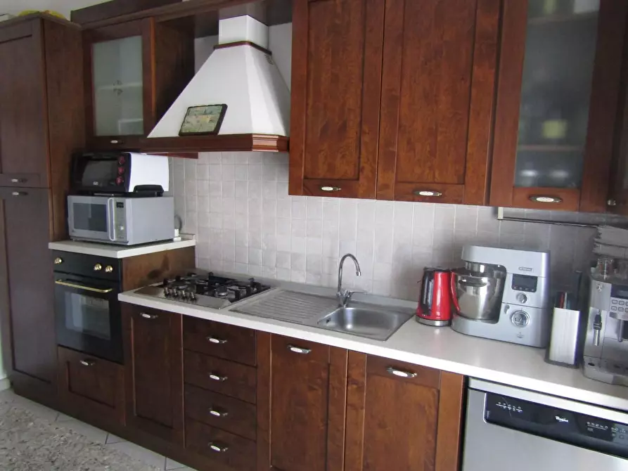 Immagine 7 di Appartamento in vendita  a Carrara