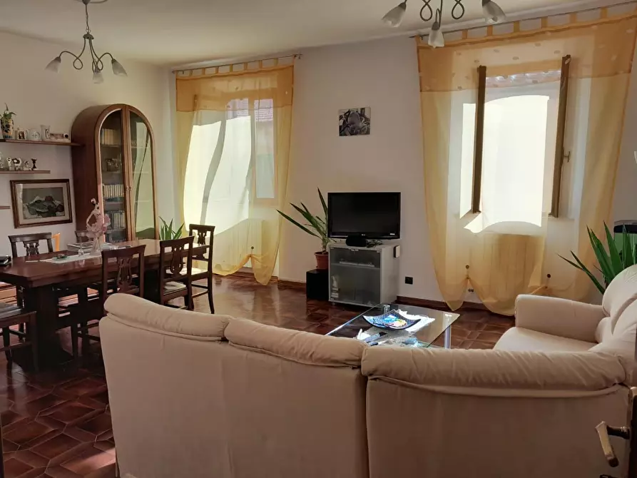 Immagine 2 di Appartamento in vendita  a Livorno