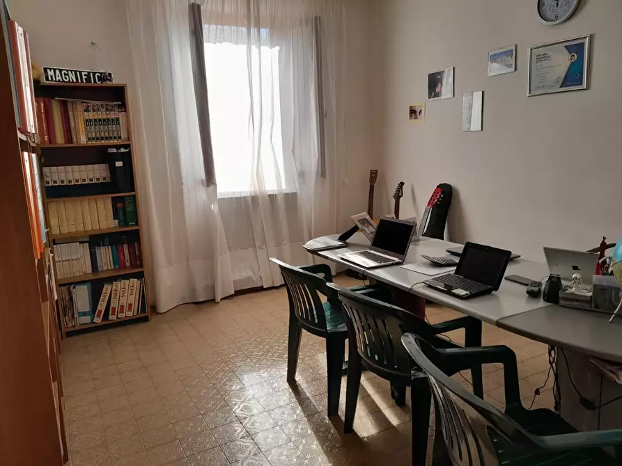 Immagine 6 di Appartamento in vendita  a Livorno