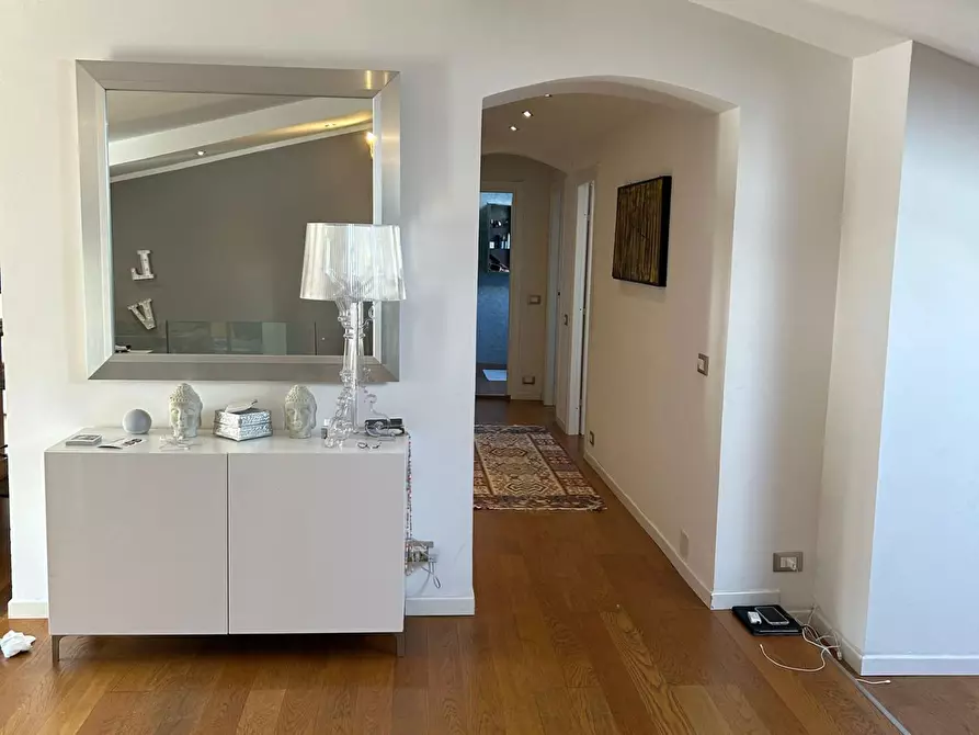 Immagine 2 di Appartamento in vendita  a Massa