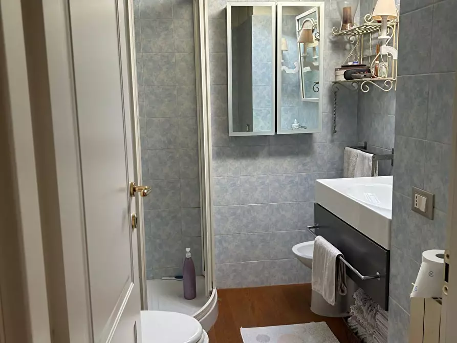 Immagine 12 di Appartamento in vendita  a Massa