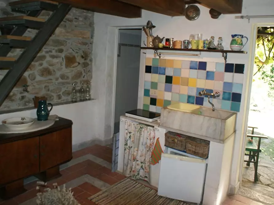 Immagine 14 di Villa in vendita  a Ortonovo