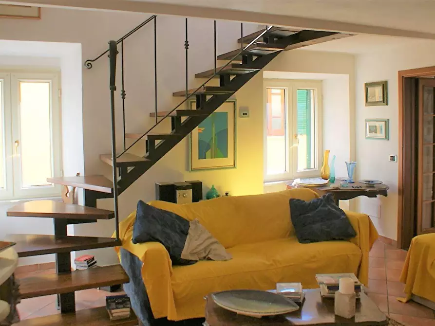 Immagine 24 di Villa in vendita  a Ortonovo