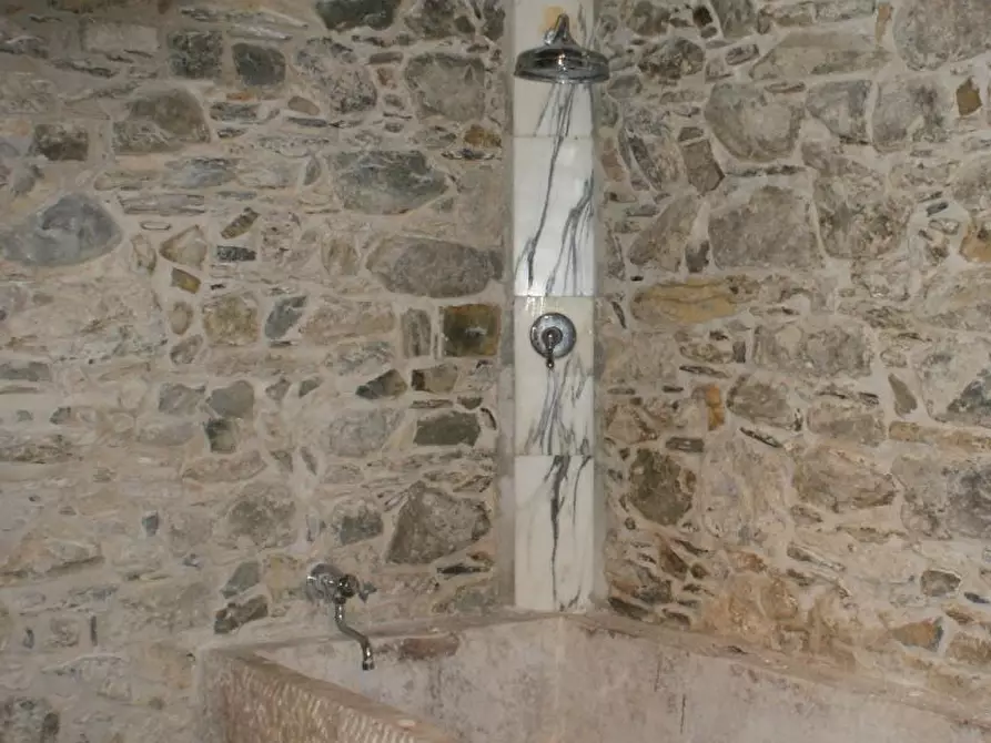 Immagine 39 di Villa in vendita  a Ortonovo