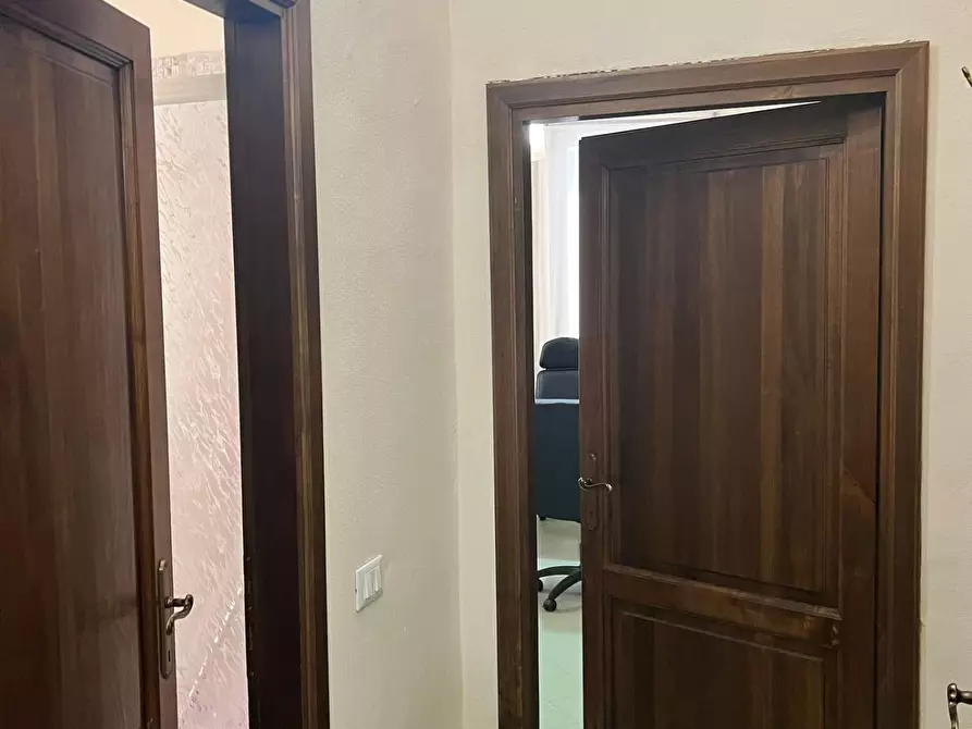 Immagine 8 di Locale commerciale in vendita  a Siena