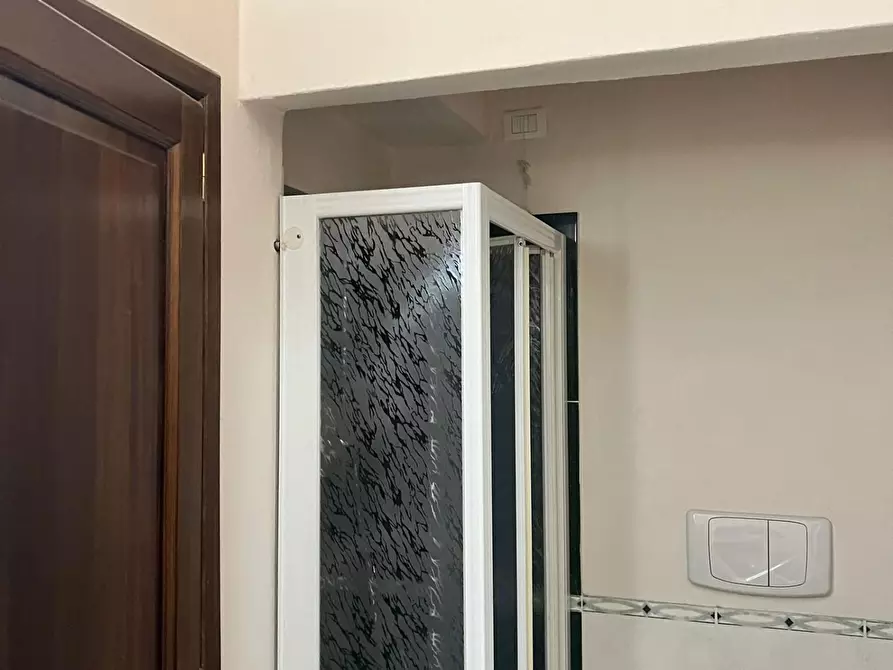 Immagine 16 di Locale commerciale in vendita  a Siena